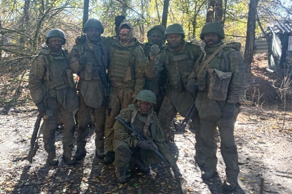 Repatriación de 17 sudafricanos reclutados para la guerra en Ucrania