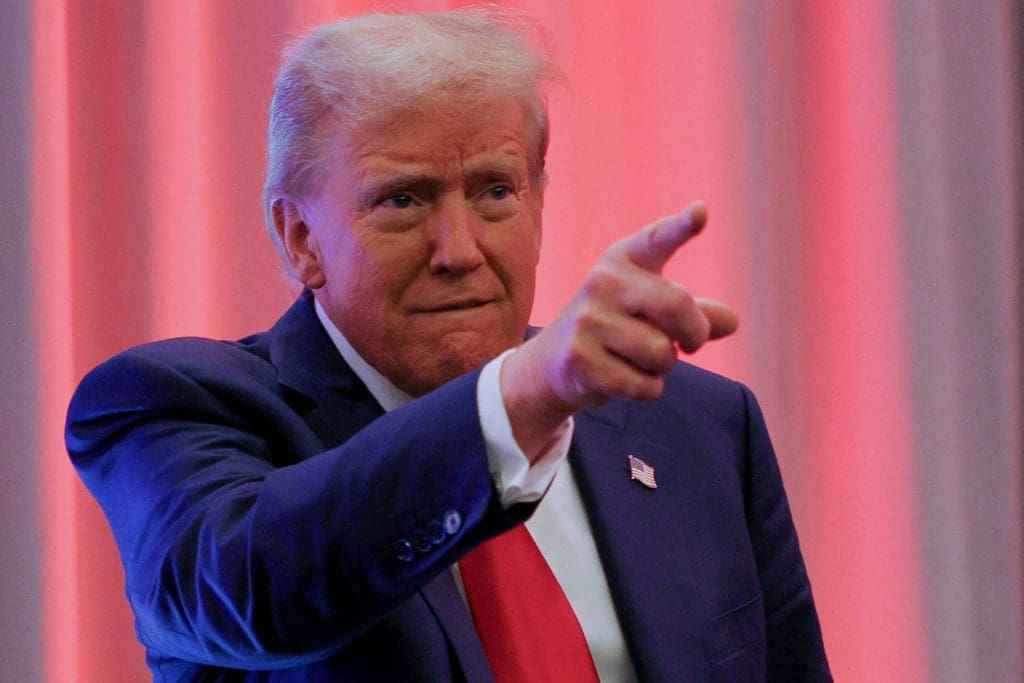 Trump excluye un acuerdo con Irán sin “capitulación incondicional”