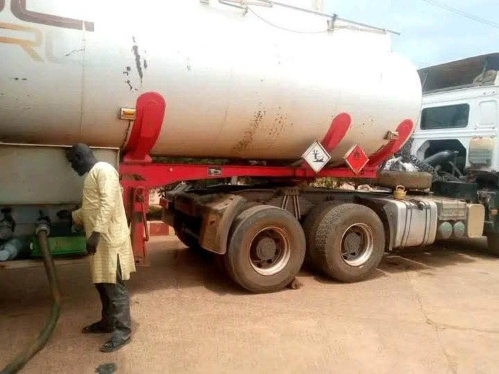 Malí: el suministro de combustible se mantiene bajo escolta