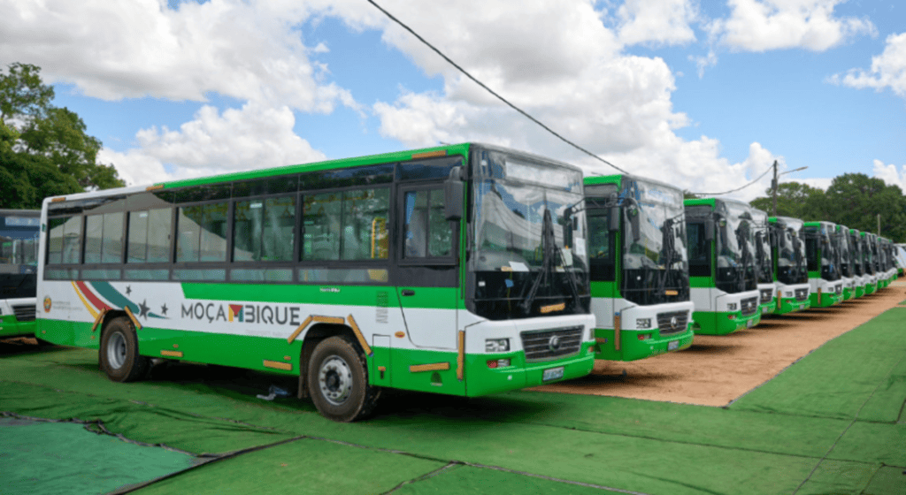 Mozambique pone en servicio autobuses que funcionan con gas natural